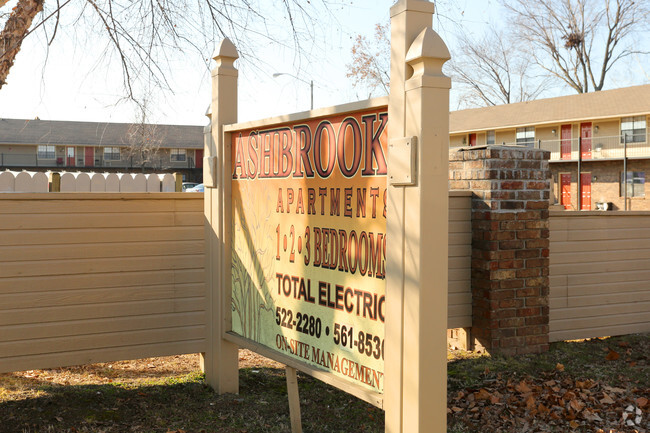Building Photo - Ashbrook Apartments