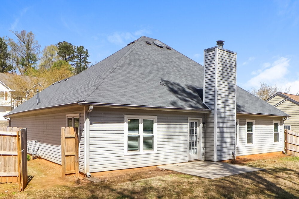 Building Photo - 2950 Northcliff Dr