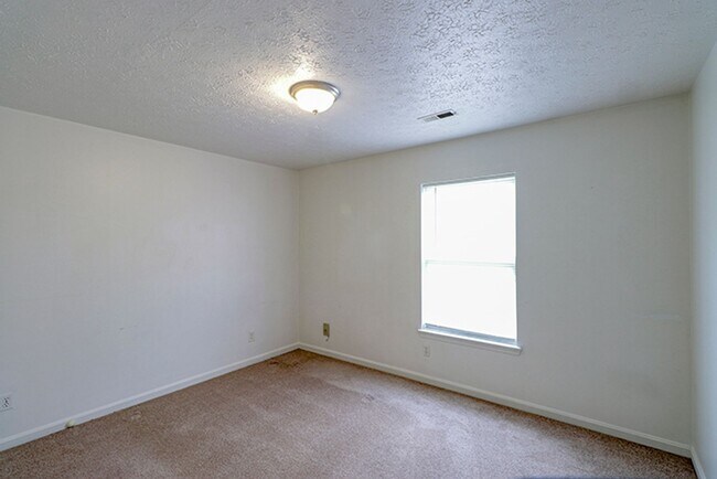 Building Photo - 8506 Standing Oak Dr