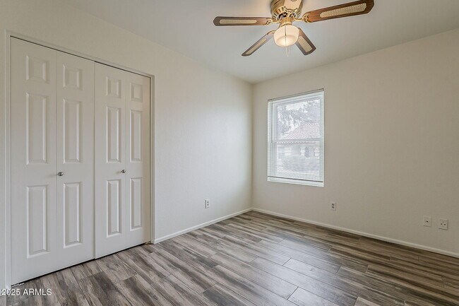 Building Photo - 5136 E Evergreen St