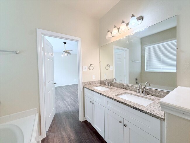 Building Photo - 7403 Bering Landing Dr