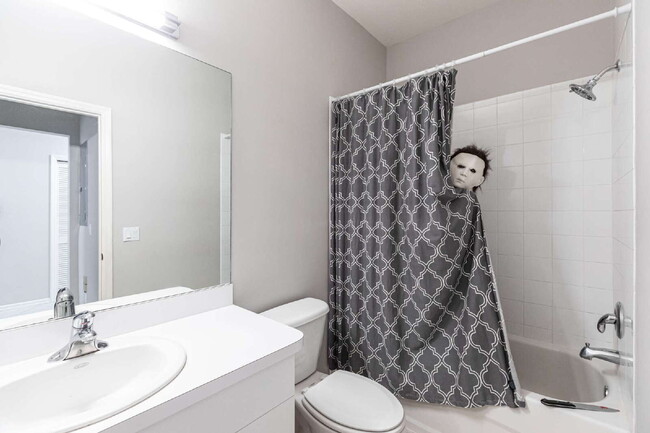 Building Photo - $500 Off First Month’s Rent – Move in by O...