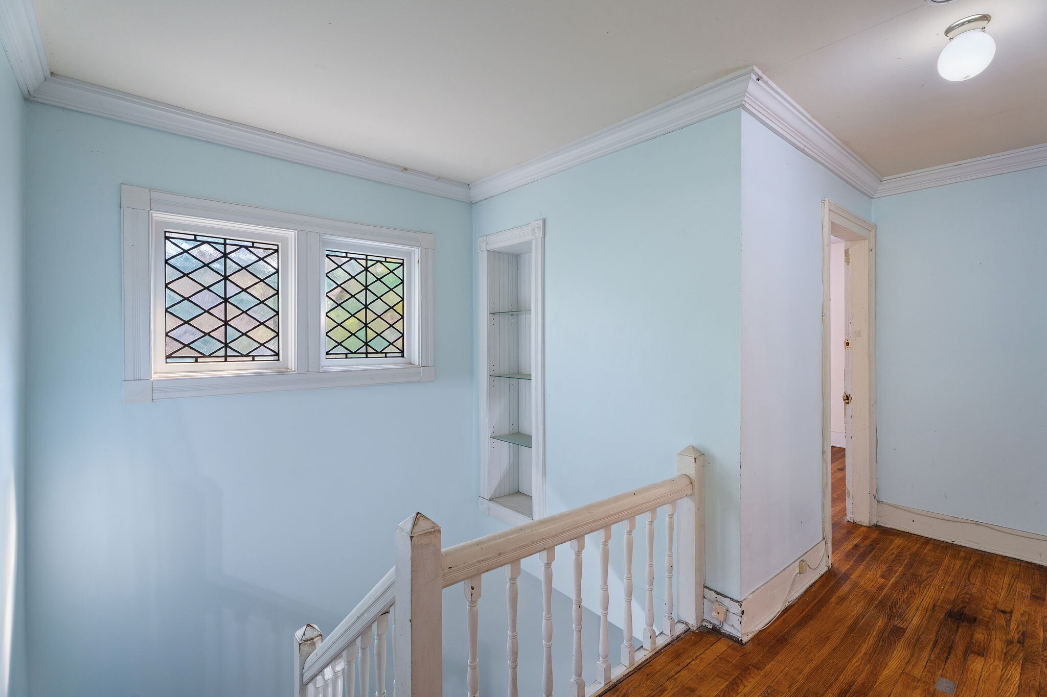 Building Photo - 402 University Ave