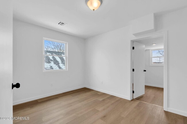 Building Photo - 211 Dewitt Ave