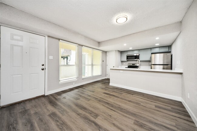 Building Photo - 781 Country Pl Dr