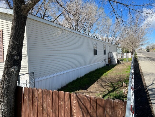 Building Photo - 2 Bedroom 2 Bath Updated Mobile Home in Cliffview Mobile Home Park. Very well kept-up area.