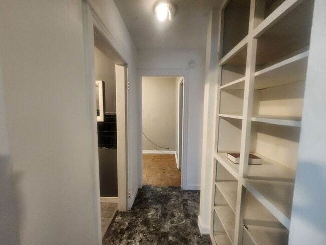 Building Photo - 2 Bedroom 1 Bath on the Northside