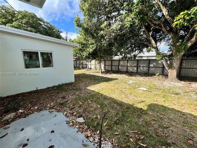 Building Photo - 971 NW 200th Terrace