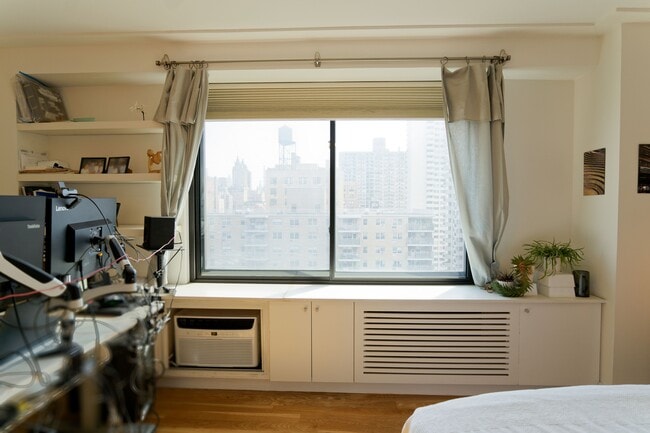 Building Photo - 382 Central Prk W