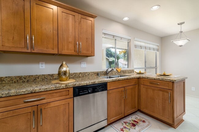 Building Photo - A beautiful Coranado II for Lease