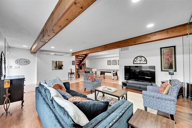 Building Photo - 1201 NW 112th Ave