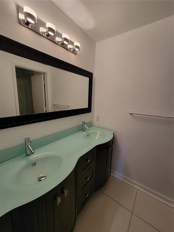 Building Photo - 2601 SW Archer Rd