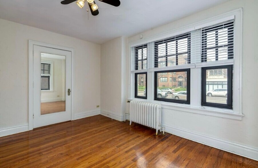 Building Photo - 5616 Pershing Ave