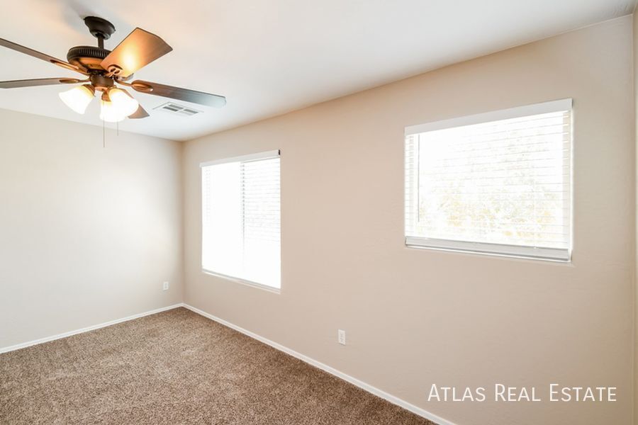 Building Photo - 1118 E Desert Springs Way