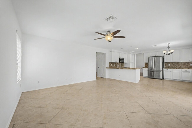 Building Photo - 1513 W Lark Dr