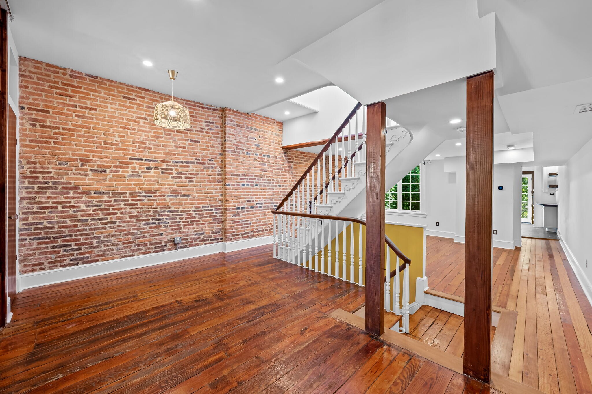 Building Photo - 1427 Bolton St
