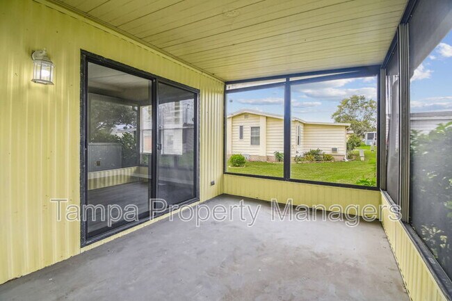 Building Photo - 201 Country Ln