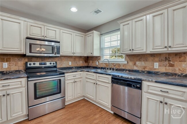 Building Photo - 205 Abigail Cir