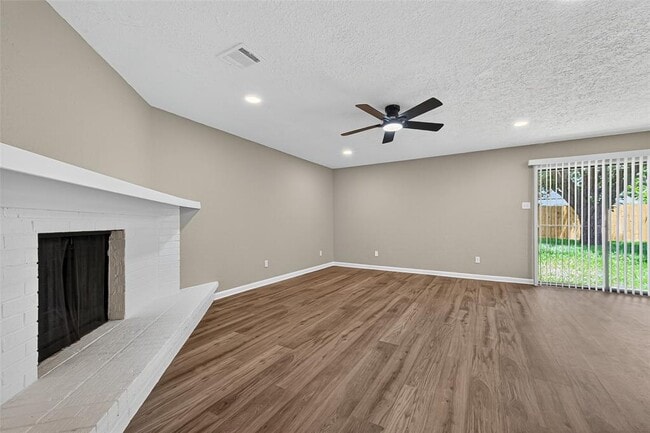 Building Photo - 17518 Autumn Hills Dr