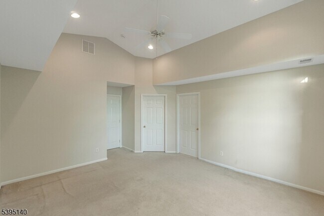 Building Photo - 105 Wallace Ct