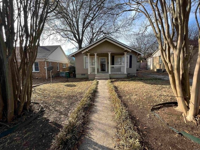 Primary Photo - 218 S Valentine St