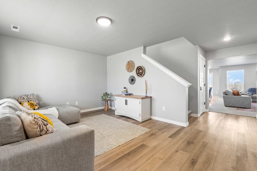 Building Photo - 5126 E Sylvan Hart Dr