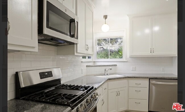 Building Photo - 4085 Van Buren Pl