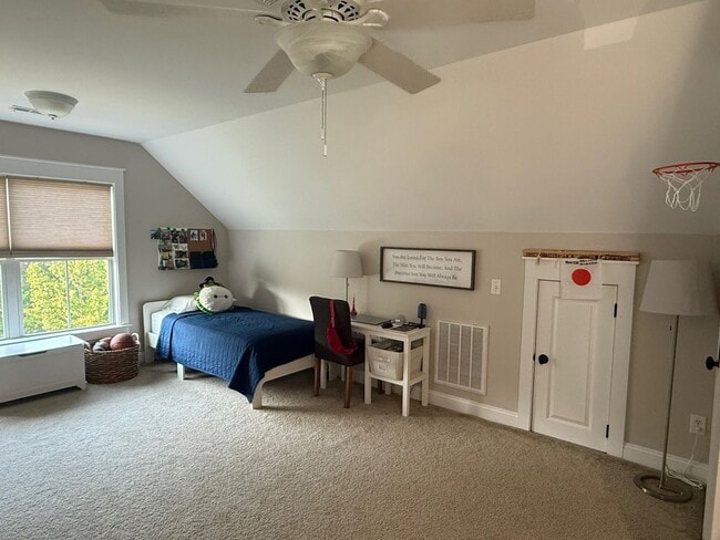 Building Photo - Available now. Amazing 4 BR/2.5 BA Home Available at Shellring at St Thomas Island!