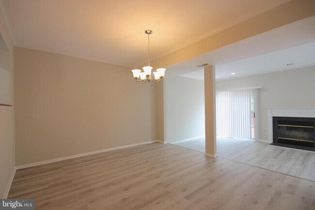 Building Photo - 7782 Blueberry Hill Ln