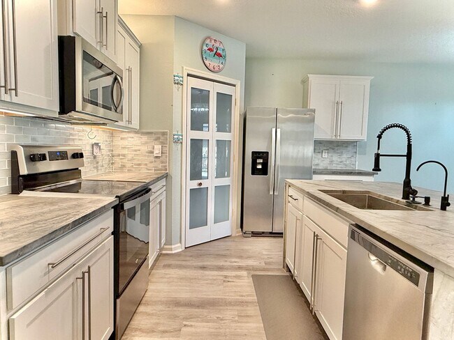 Building Photo - Spacious Home in Crystal Bay offering 4 bedrooms with upgrades throughout