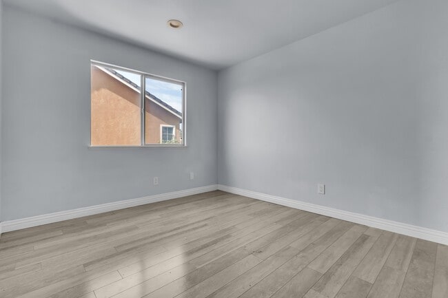 Building Photo - 952 E Cottonwood St