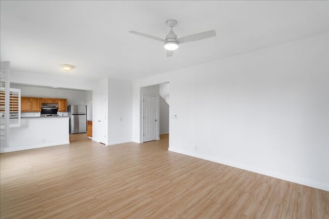 Building Photo - 3 Bed/ 2.5 Bath Two-Story Home with Yard and Garage