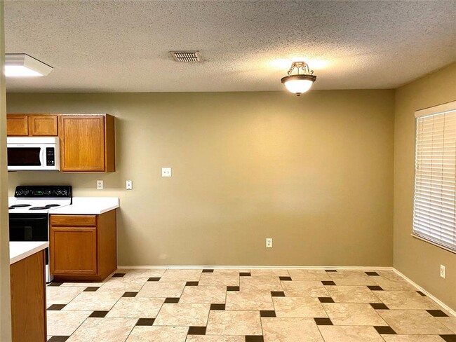 Building Photo - 1416 Lonesome Dove Trail