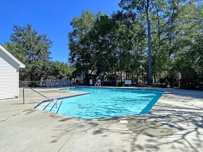 Community Pool and Pool House - 539 Tayrn Dr