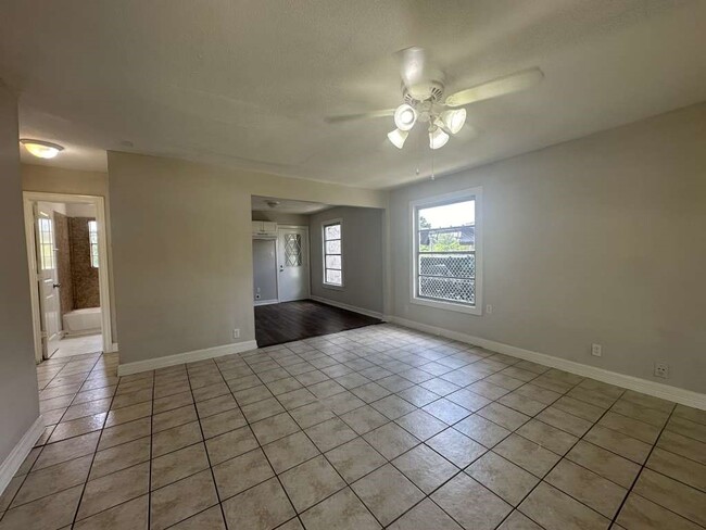 Building Photo - 7410 Dallas St