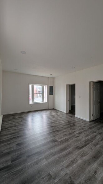 Building Photo - 191 S Meade St