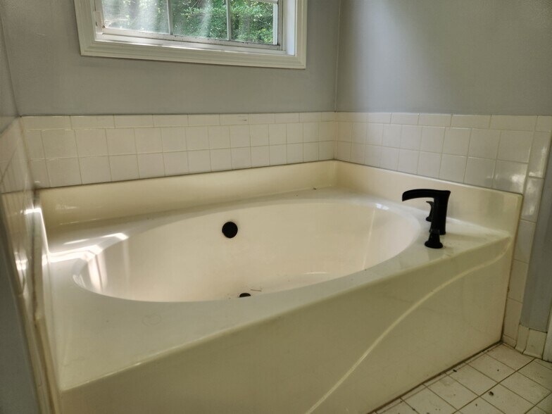 Building Photo - 482 Grove Hill Dr
