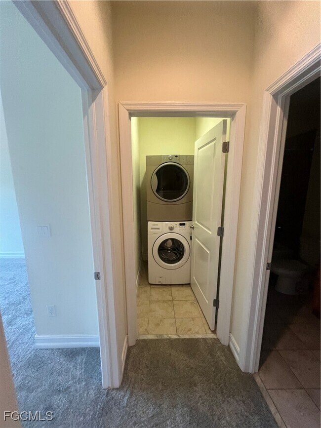 Building Photo - 9453 Montebello Way