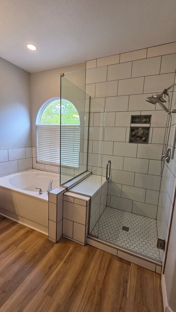 Building Photo - 3 Bedroom 2 Bath Home With Large Unfinished Basement