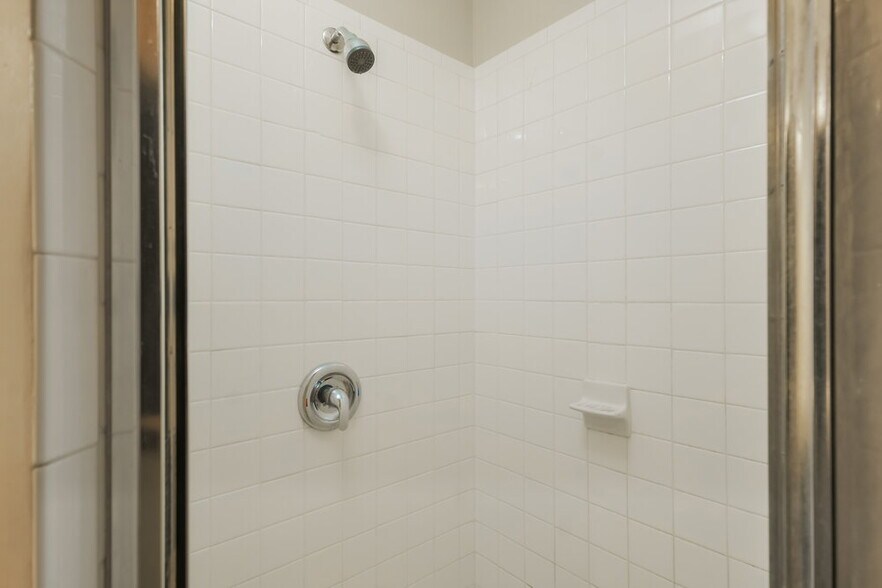 Building Photo - 845 SW 37th Ln