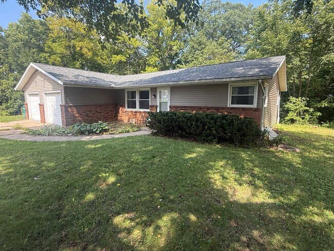 Building Photo - 2389 Hollands Grove Rd