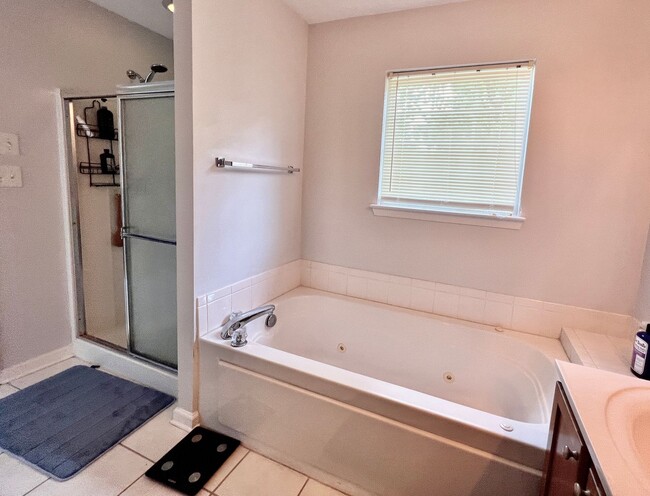 Building Photo - 4 bedroom home in Oceanview, Norfolk