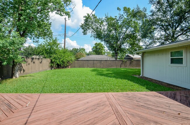 Building Photo - 10050 Haddington Dr
