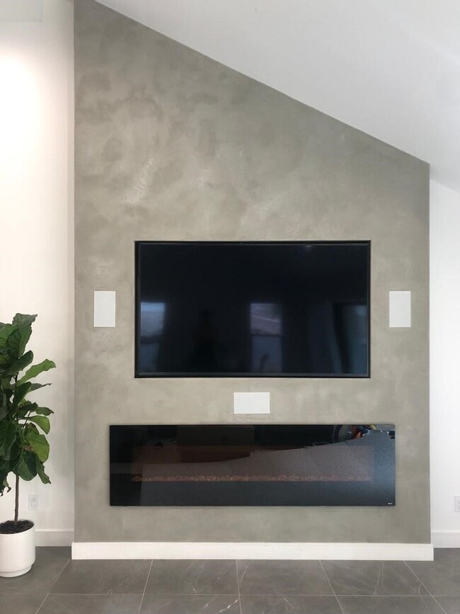 Building Photo - 7127 Forest Hills Rd