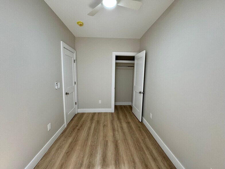 Building Photo - 115 Carteret Ave