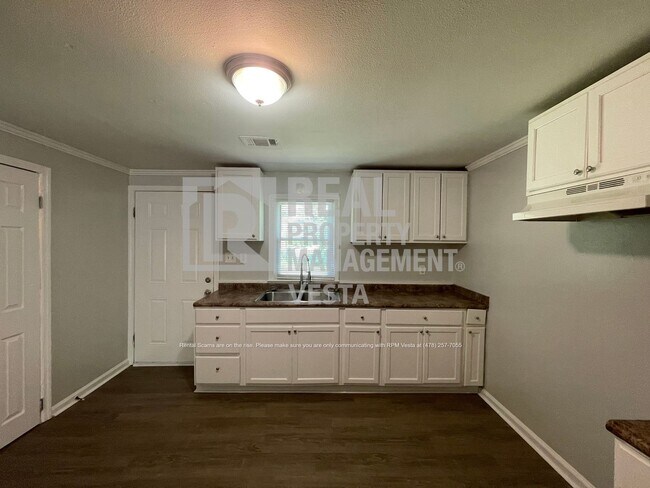 Building Photo - 5624 Swymer Dr