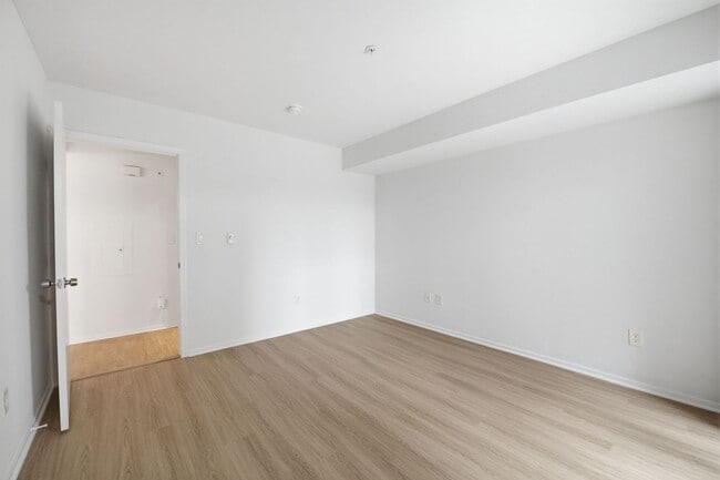 Building Photo - 8100 Oceanview Terrace