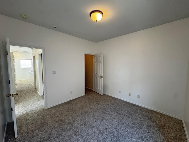 Building Photo - 4629 Spanish Sun Ave NE