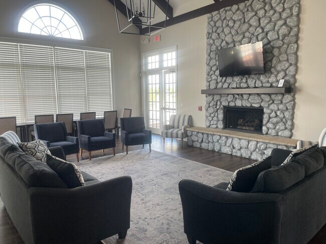Building Photo - 2772 Cranston Cir