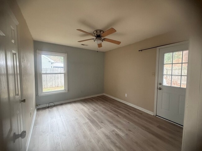 Building Photo - ASHLEY WOODS